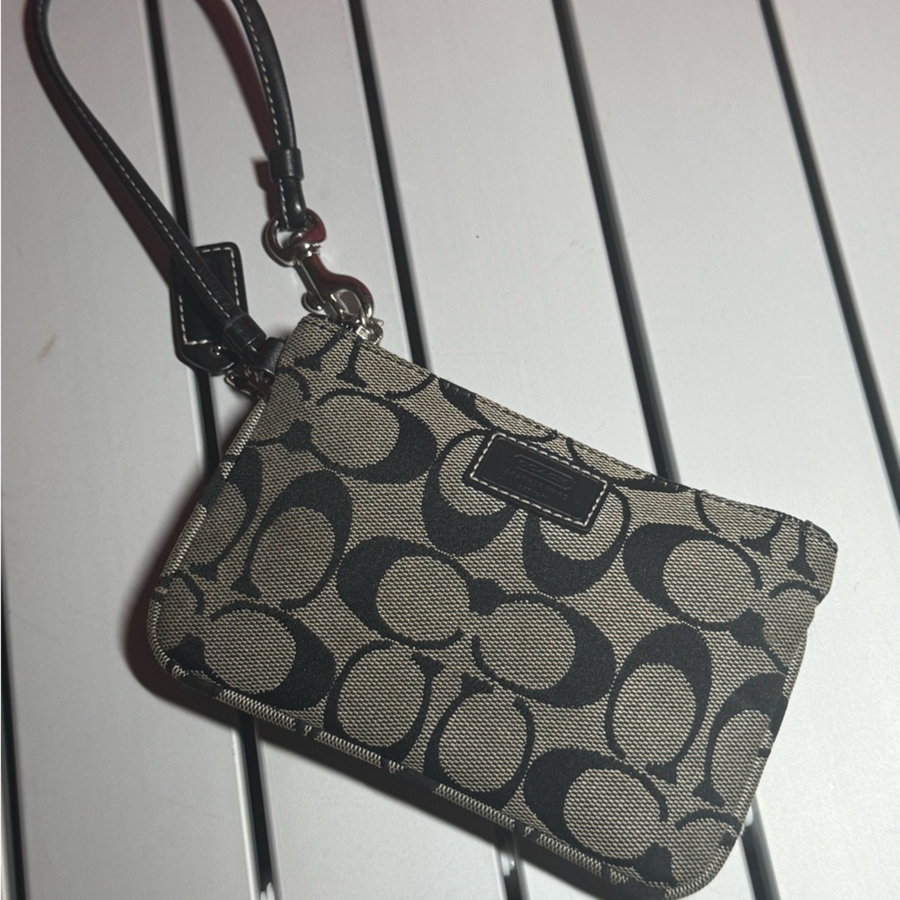 Vintage Coach Wristlet. Only used once